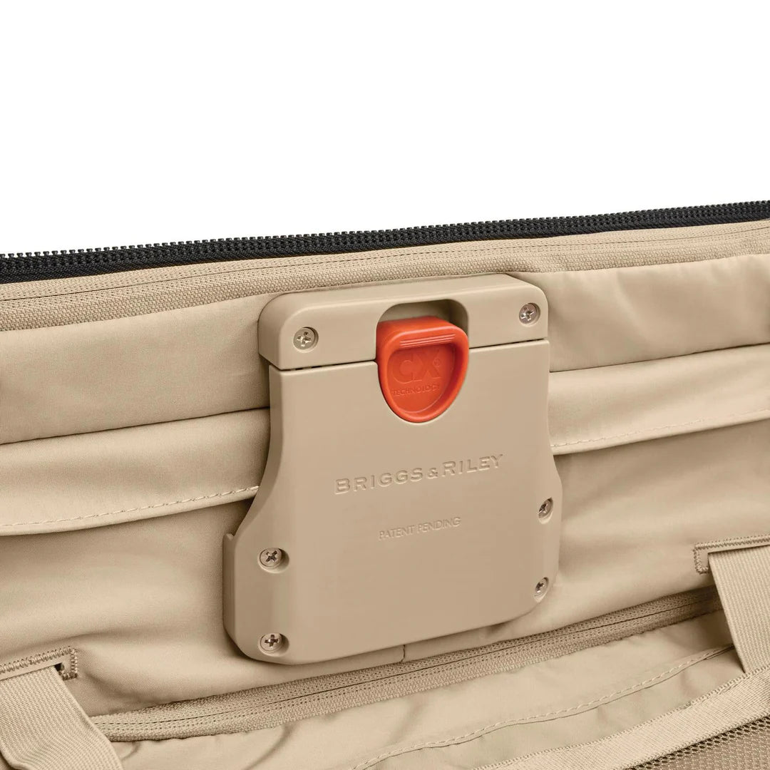 BRIGGS & RILEY Baseline Compact 19" Carry-On Expandable Spinner