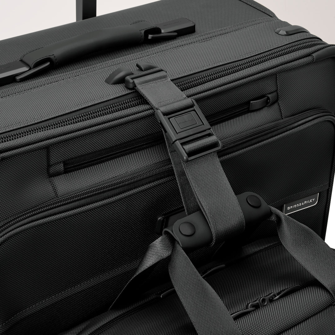 BRIGGS & RILEY Baseline Global 2-Wheel Expandable Carry On