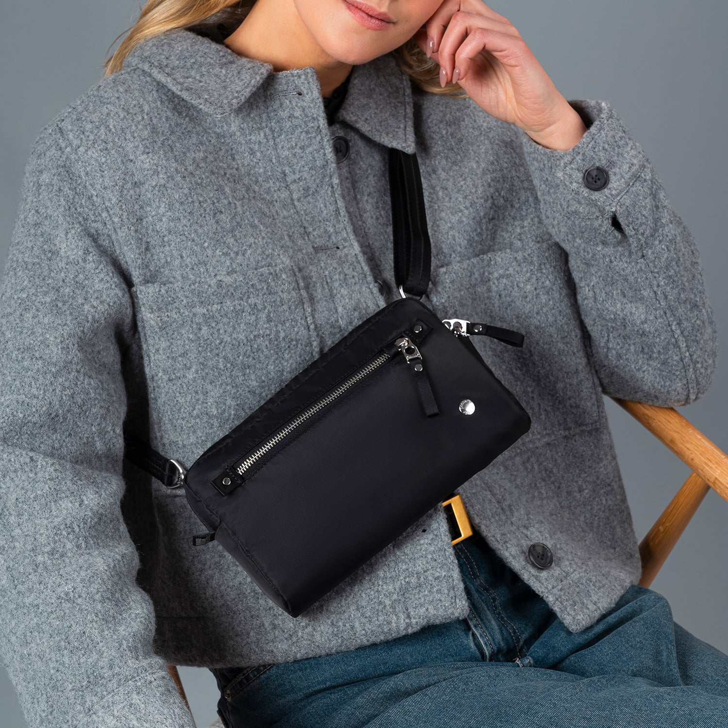 Pacsafe W Anti-Theft 3-in-1 Sling