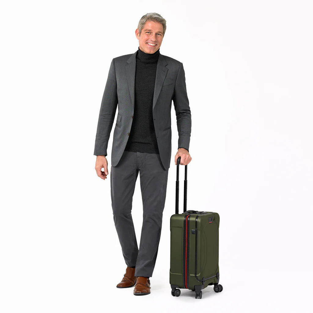 BRIGGS & RILEY Torq 21" Carry-On Spinner